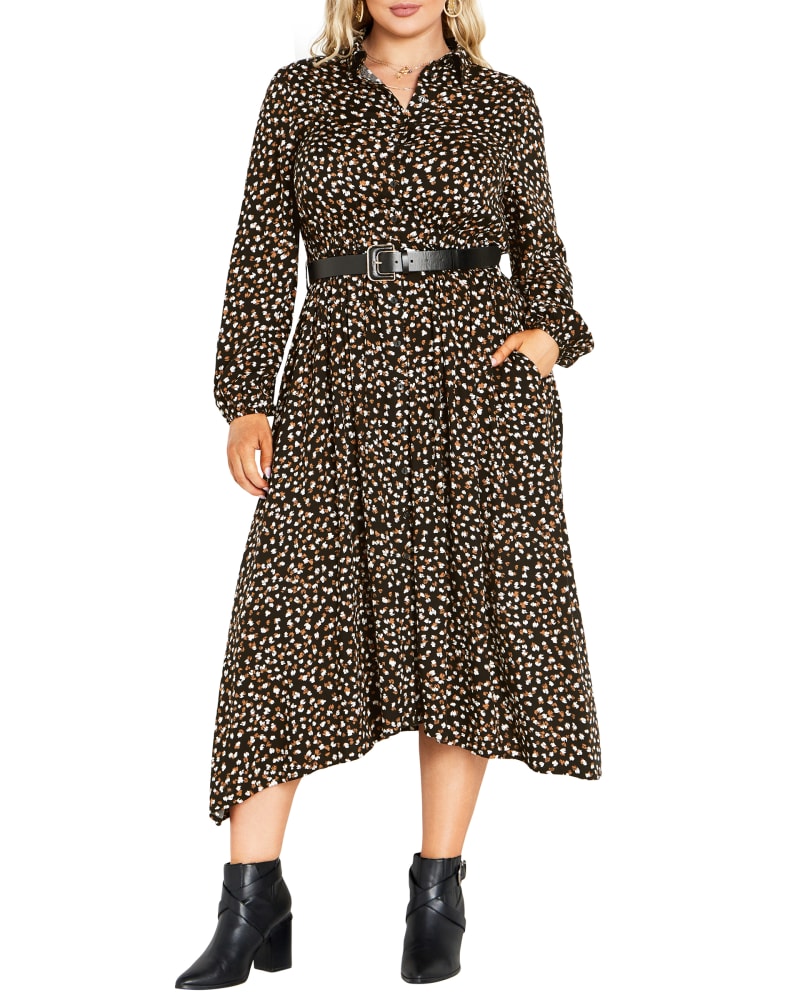 Front of a model wearing a size 20 DRESS FALL FOR ME in Fall Flake by avenue. | dia_product_style_image_id:320347